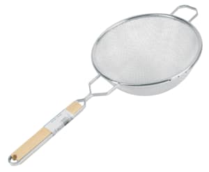 Medium hotel strainer with wooden handle 23 cm