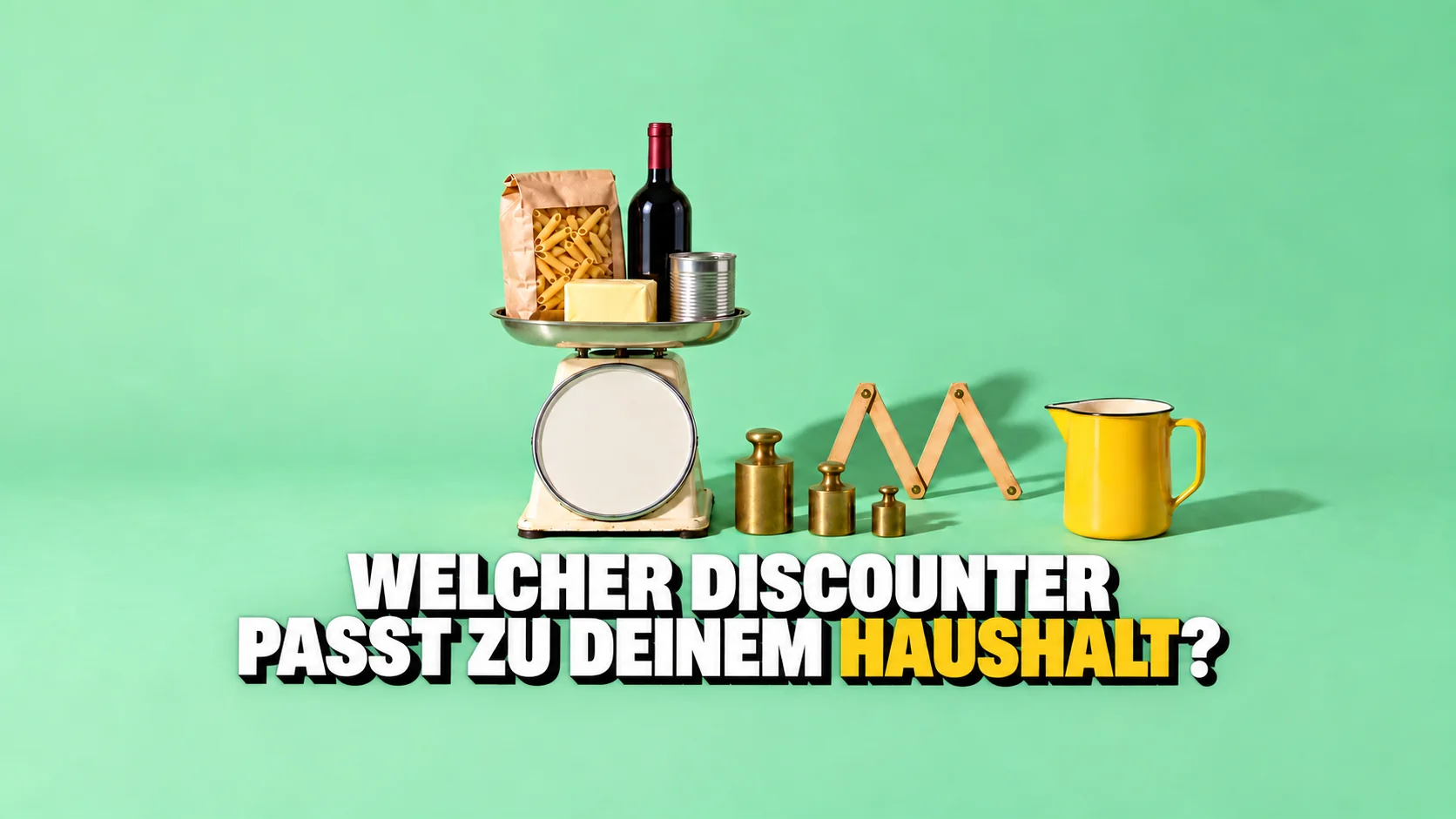 Vintage-Küchenwaage mit leerem Zifferblatt, ein Stapel unbeschrifteter Produkte und Messinggewichte