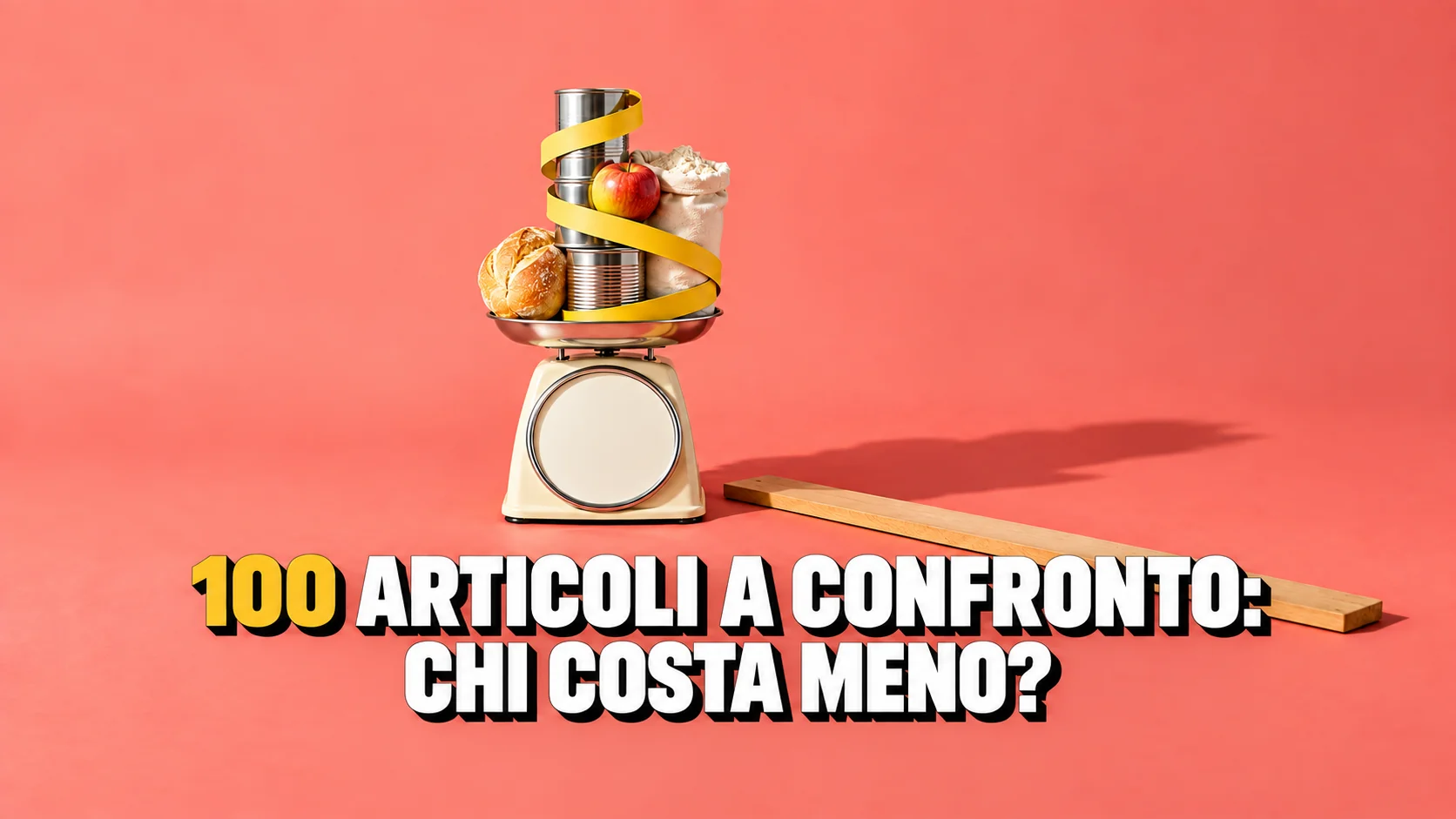 Bilancia da cucina vintage con quadrante vuoto: sul piatto una torre di barattoli senza etichetta, pane e una mela, avvolti da un metro giallo senza tacche.