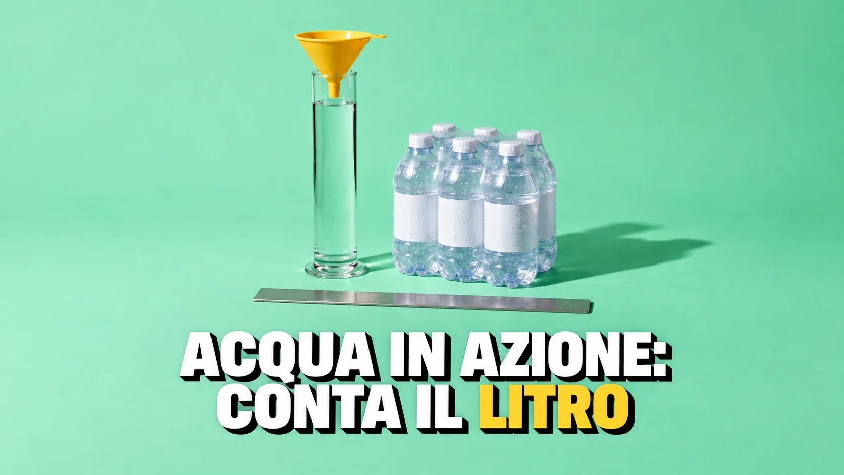 Un cilindro graduato senza tacche pieno d’acqua accanto a un pacco da sei bottiglie anonime