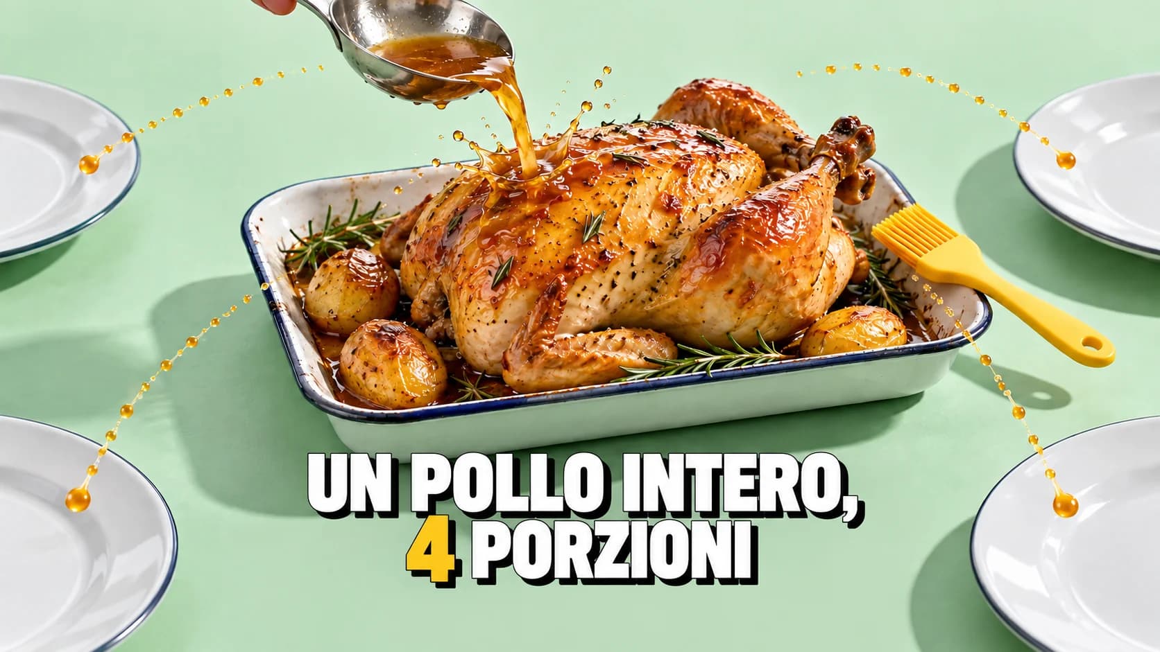 Sugo dorato versato da un mestolo su un pollo arrosto intero, con quattro piatti vuoti ai bordi