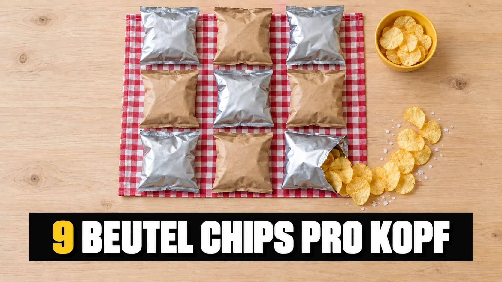 Neun neutrale Chipstüten in einem Raster, mit Schale und ausgelegten Chips.