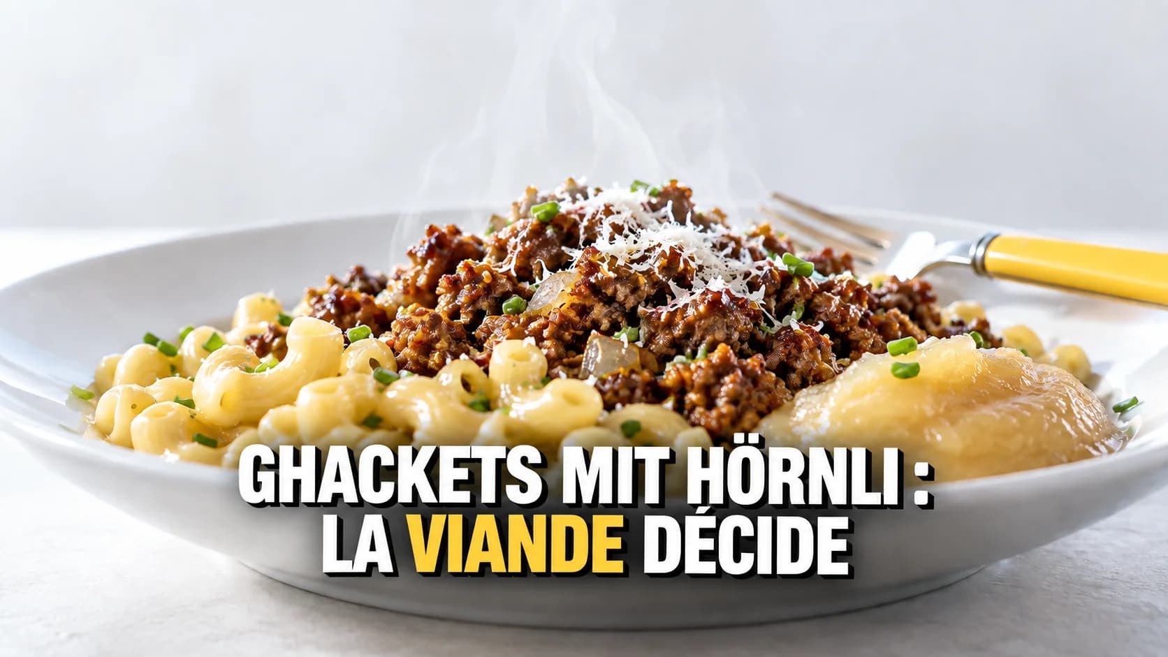 Macro de Hörnli, viande hachée croustillante et quenelle de compote de pommes