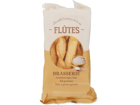 Brasserie flûtes with coarse salt