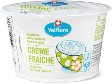 Crème fraîche with herbs